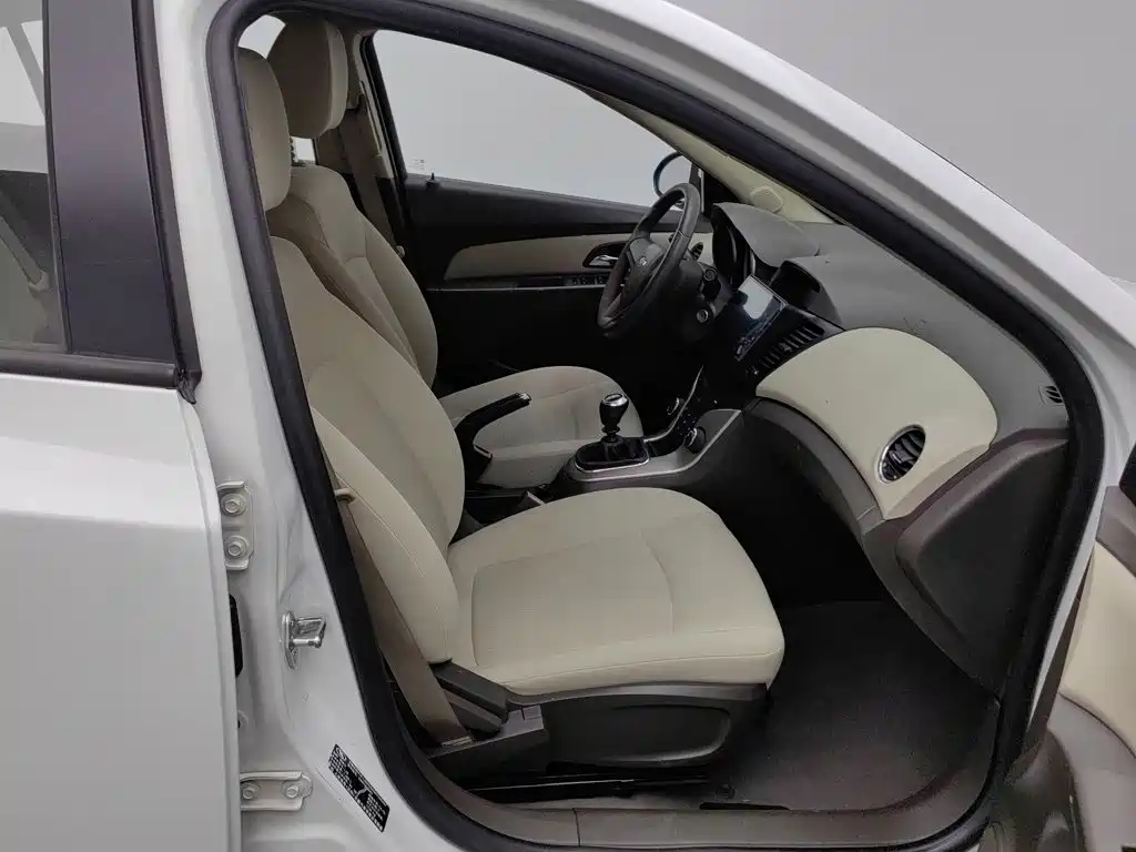 Chevrolet Cruze — миниатюра 23