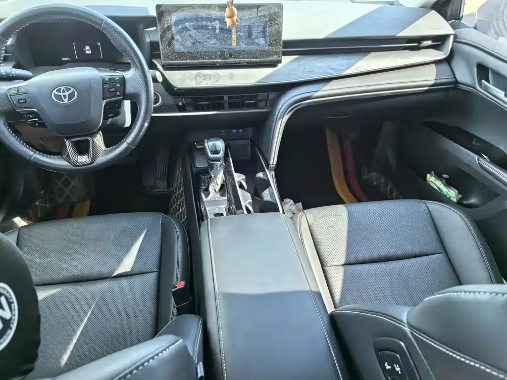 Toyota Camry — миниатюра 8
