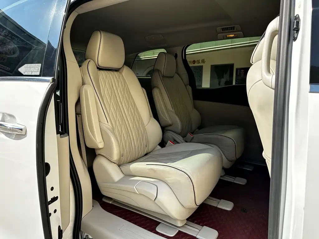 Buick GL8 — миниатюра 8