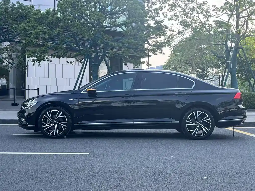 Volkswagen Magotan 2021 330TSI DSG 30