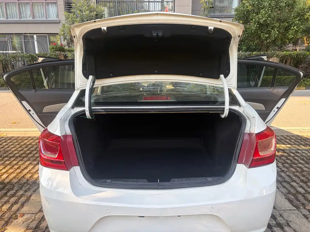 Chevrolet Cruze — миниатюра 20