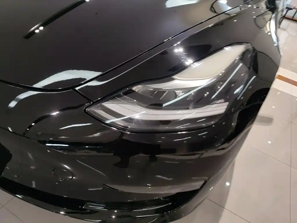 Tesla Model 3 — миниатюра 24