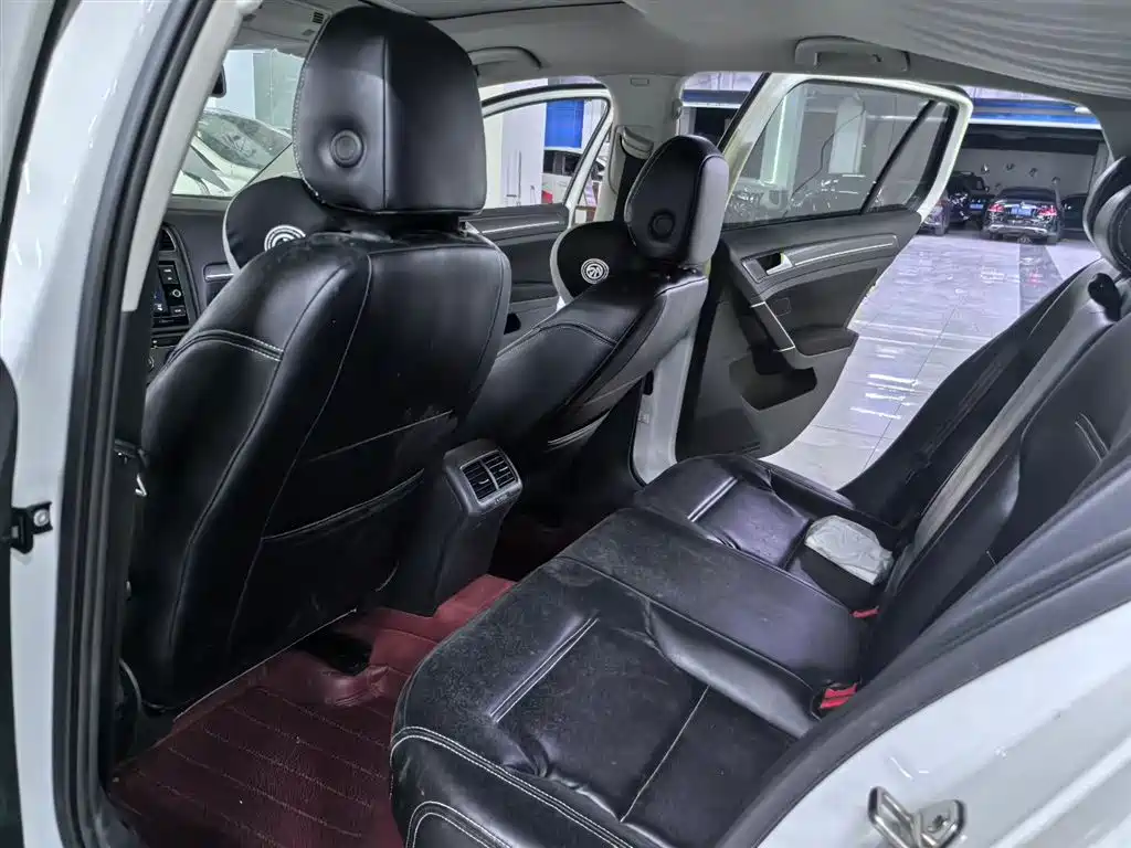 Volkswagen Golf 2015 1.6L AT Comfort