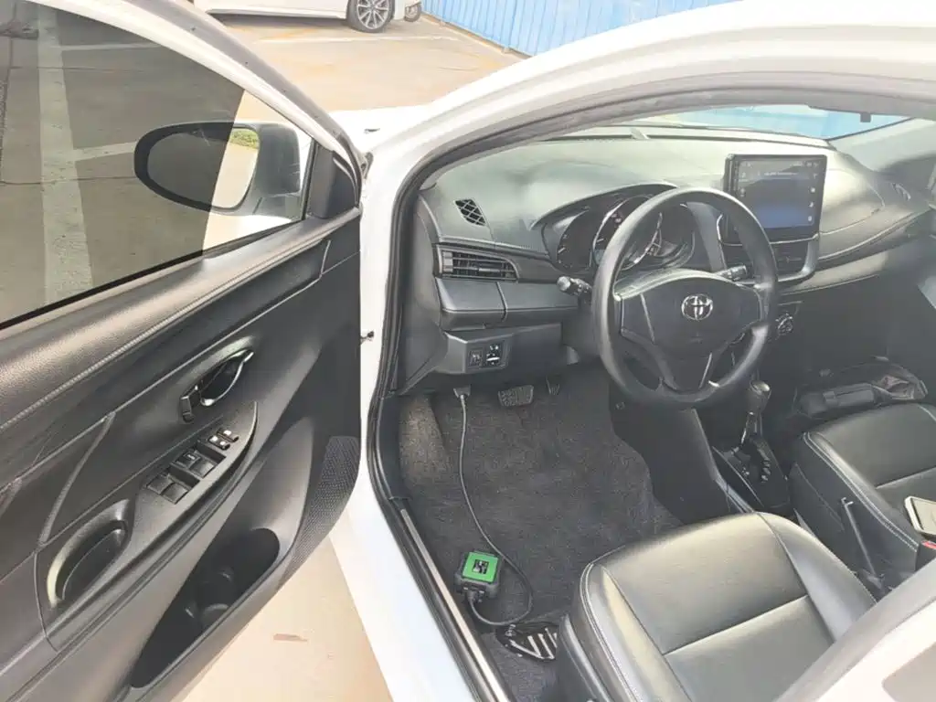 Toyota Yaris L — миниатюра 16