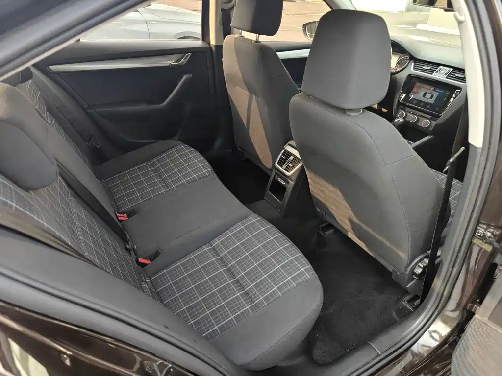 Skoda Octavia — миниатюра 7