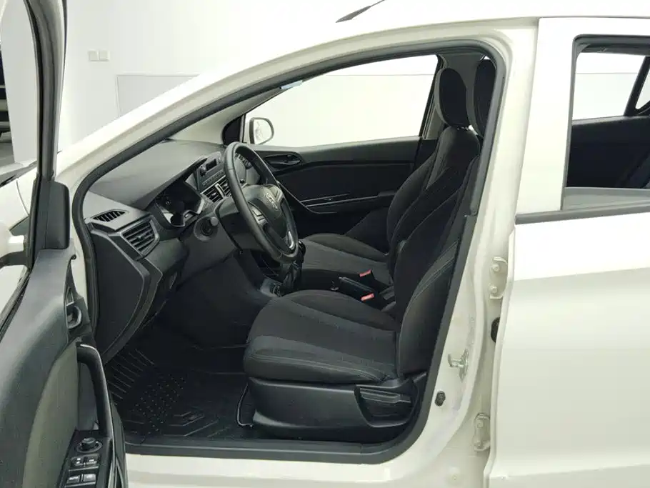 Baojun 310 — миниатюра 9