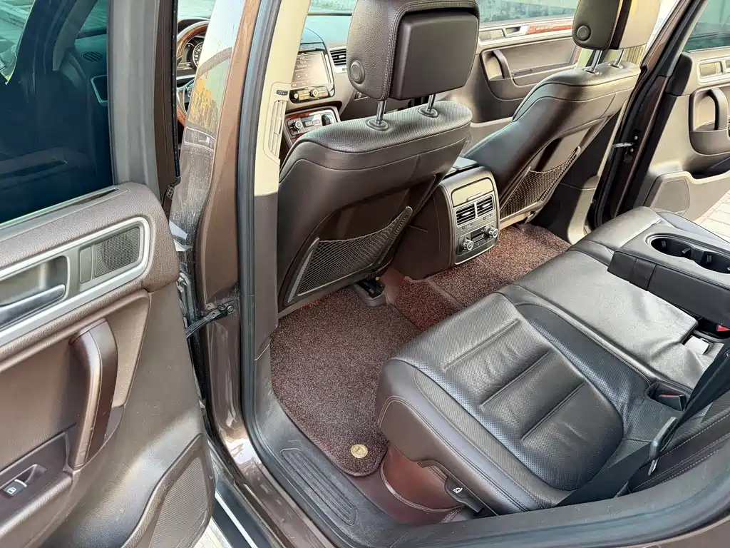 Volkswagen Touareg 2011 3.0TSI Luxury