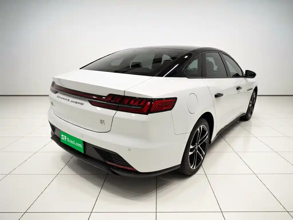 BYD Han — миниатюра 6