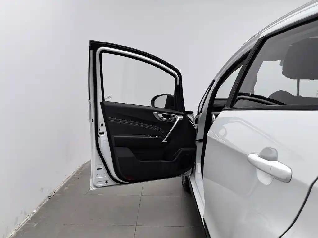 Geely Vision X3 — миниатюра 8