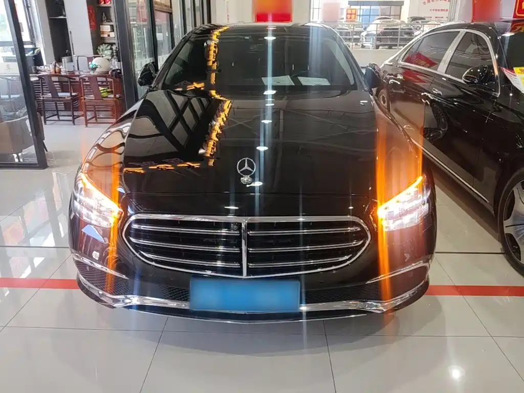 Mercedes-Benz E-Class — миниатюра 3