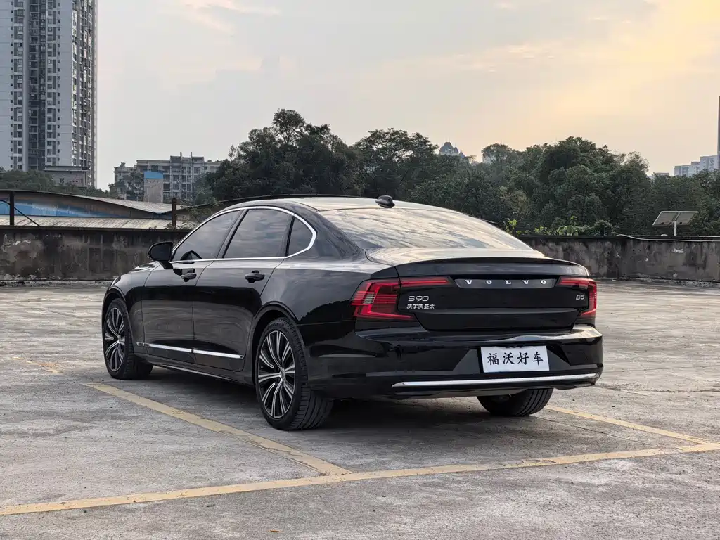 Volvo S90 — миниатюра 5