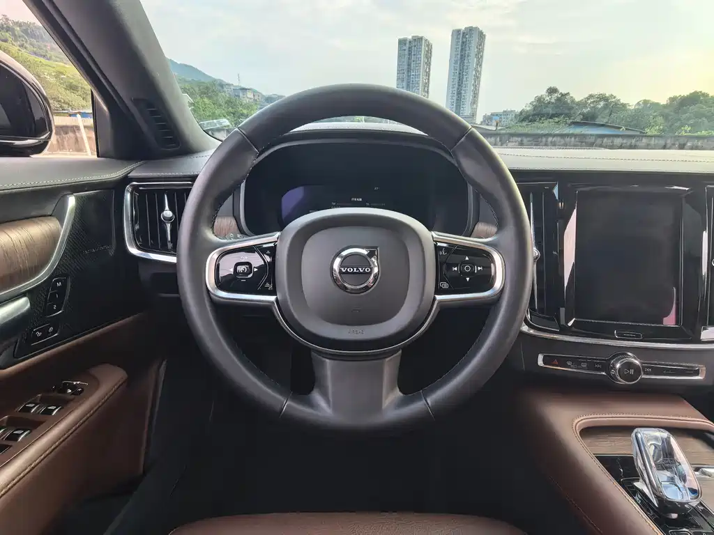 Volvo S90 — миниатюра 9