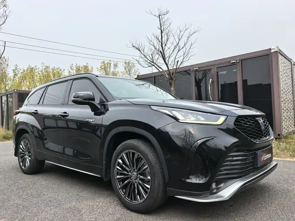 Toyota Crown Kluger