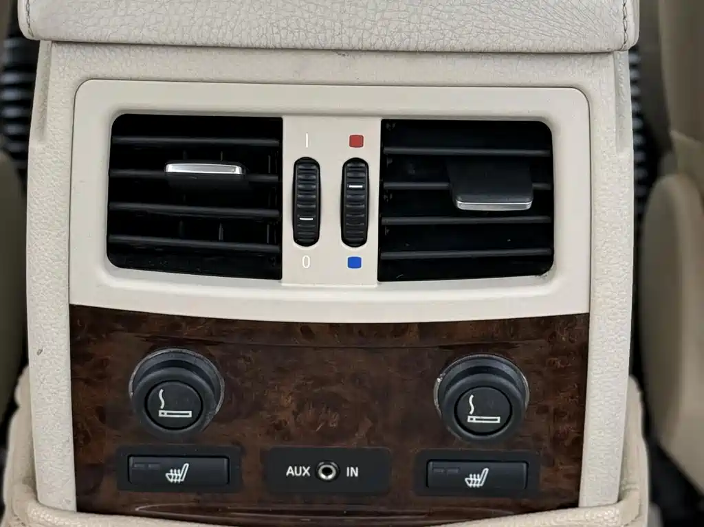 BMW 5 Series — миниатюра 9
