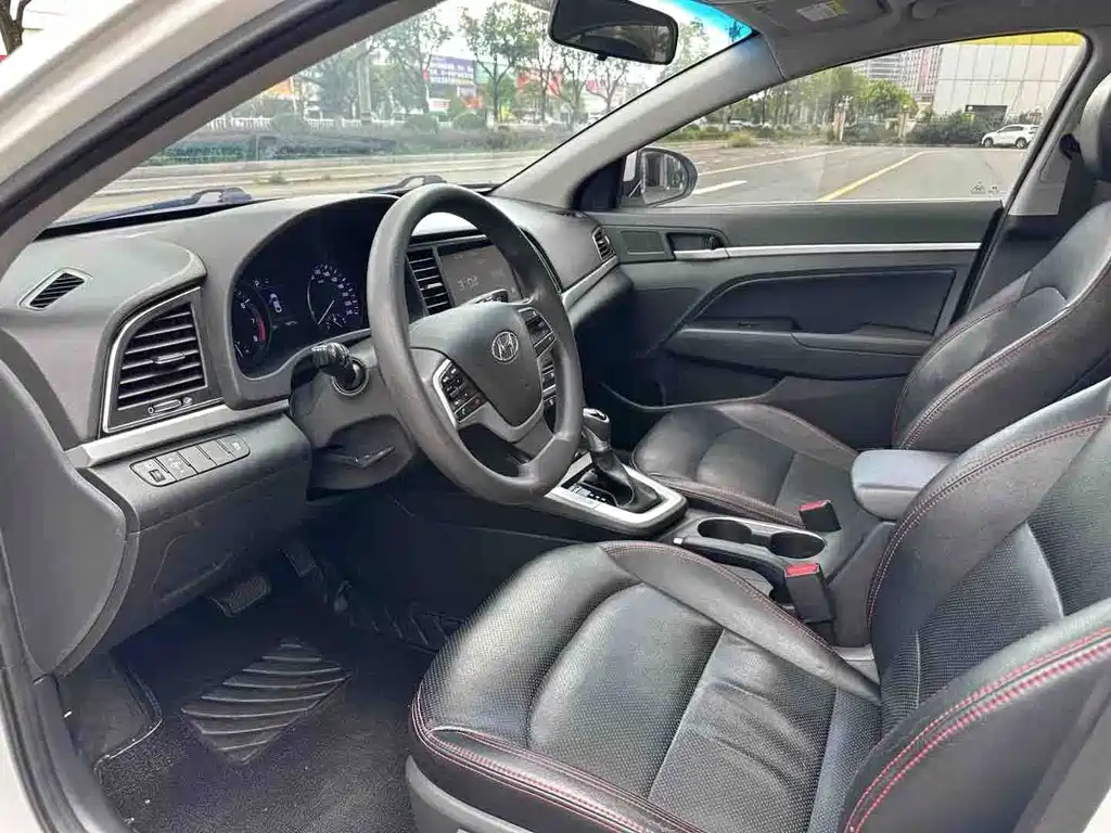 Hyundai Elantra — миниатюра 4
