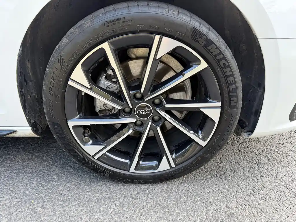 Audi A4L — миниатюра 4