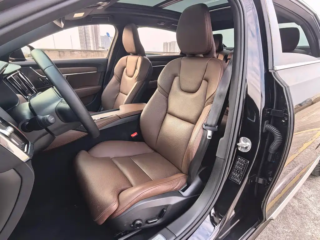 Volvo S90 — миниатюра 19