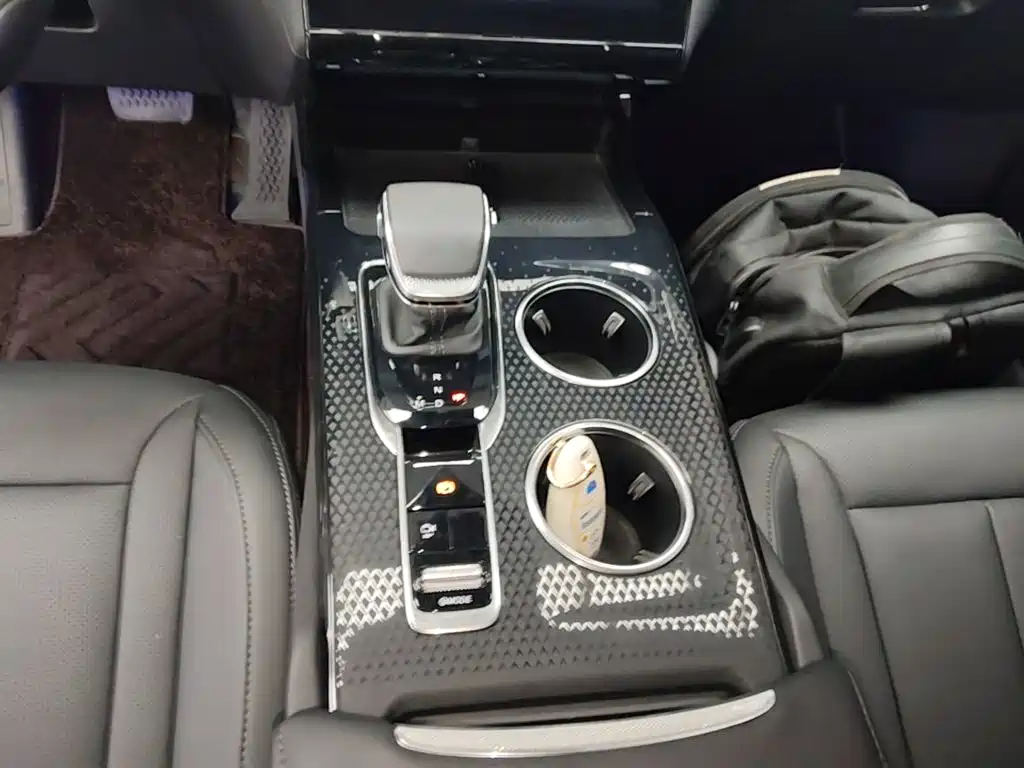 Hongqi Hongqi HS3 — миниатюра 14