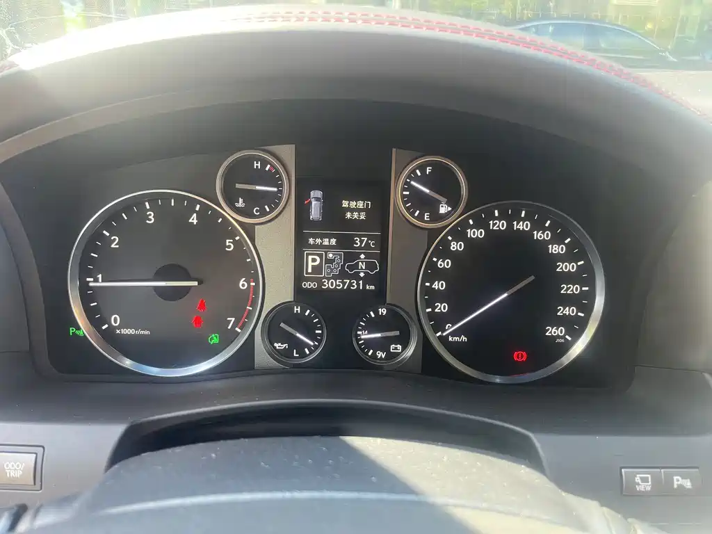 Lexus LX — миниатюра 8