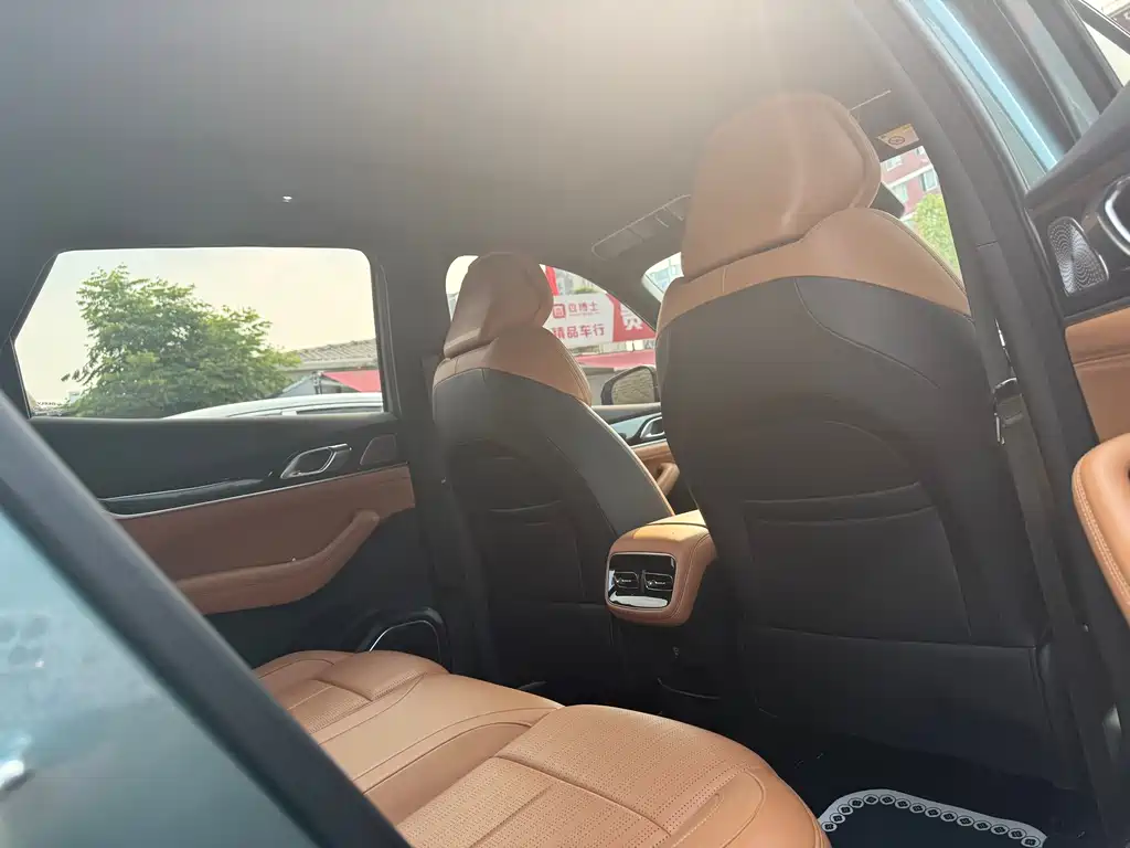 Geely Boyue L — миниатюра 9