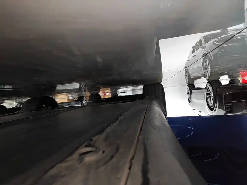 Tesla Model Y — миниатюра 21