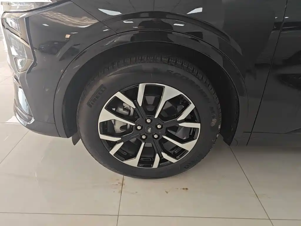 Ford Edge — миниатюра 23
