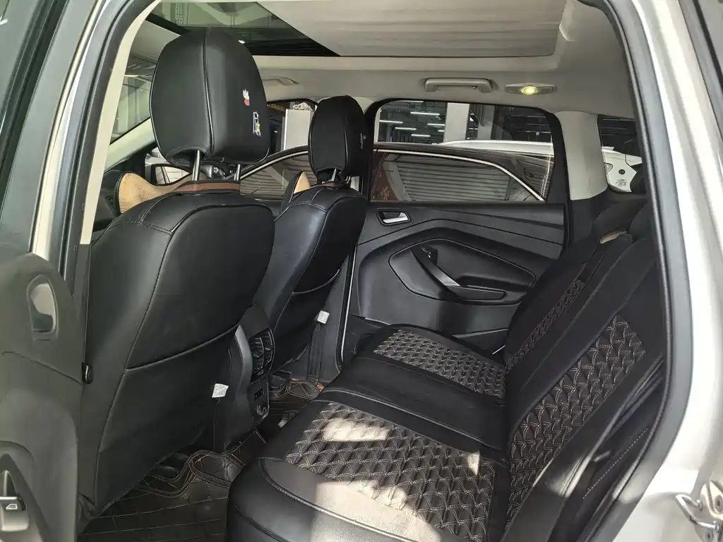 Ford Kuga — миниатюра 8