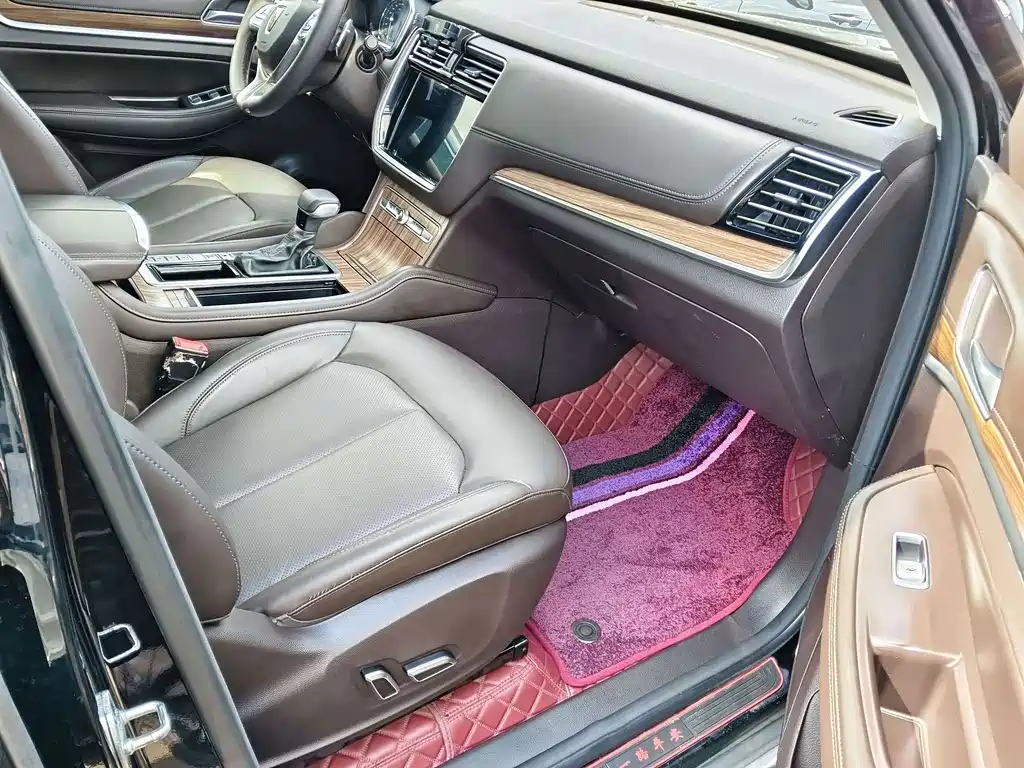 Roewe RX8 — миниатюра 8