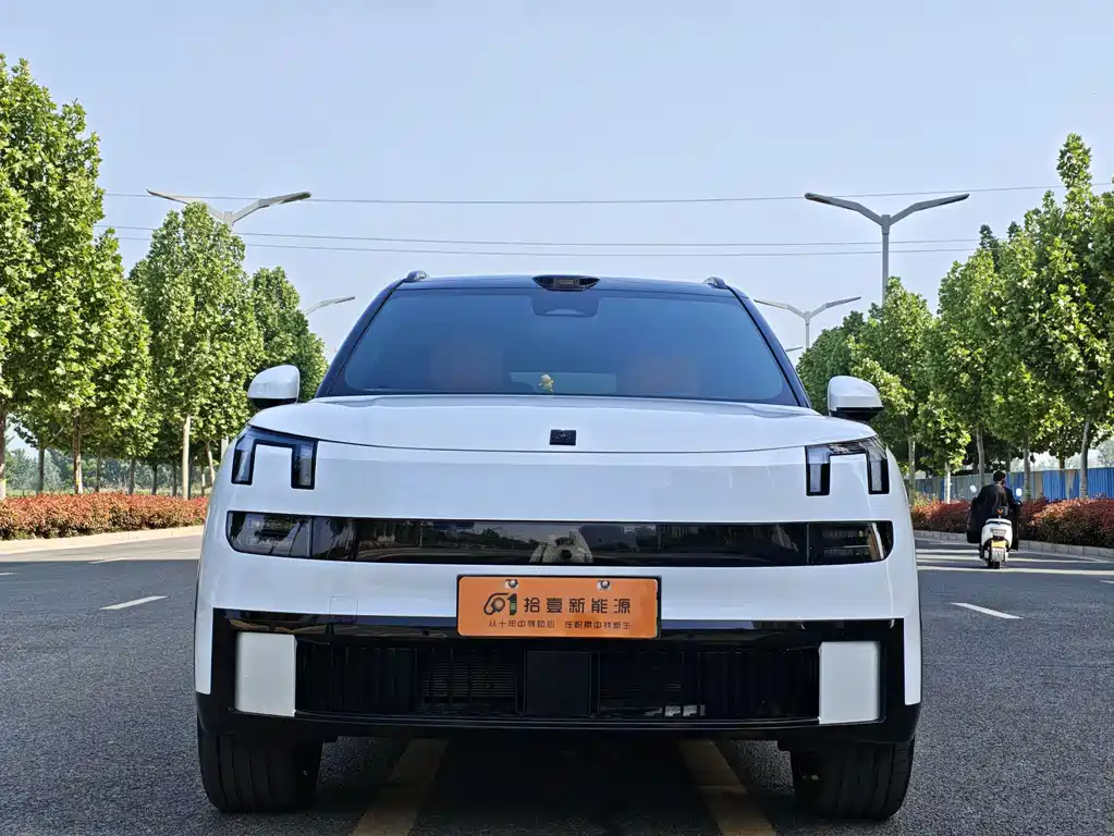 Lynk & Co 900 2025 2.0T Ultra 6 мест
