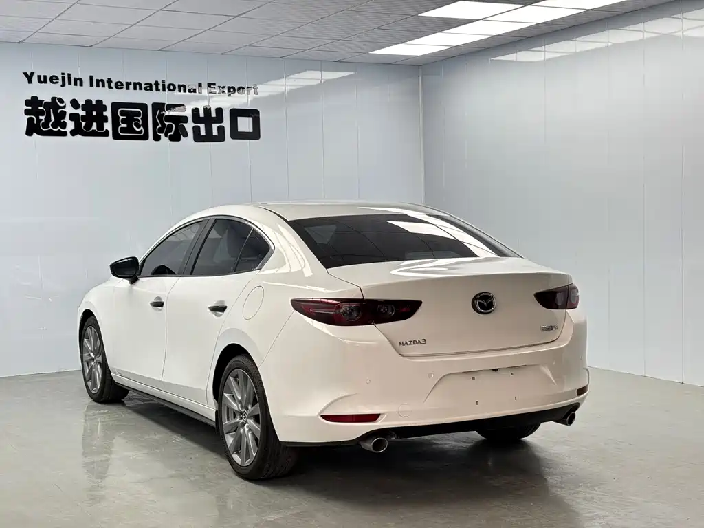 Mazda Mazda3 3 2022 2.0L AT