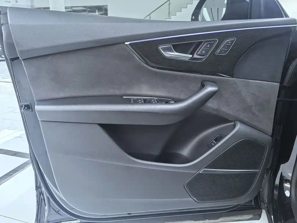 Audi Q8 — миниатюра 4