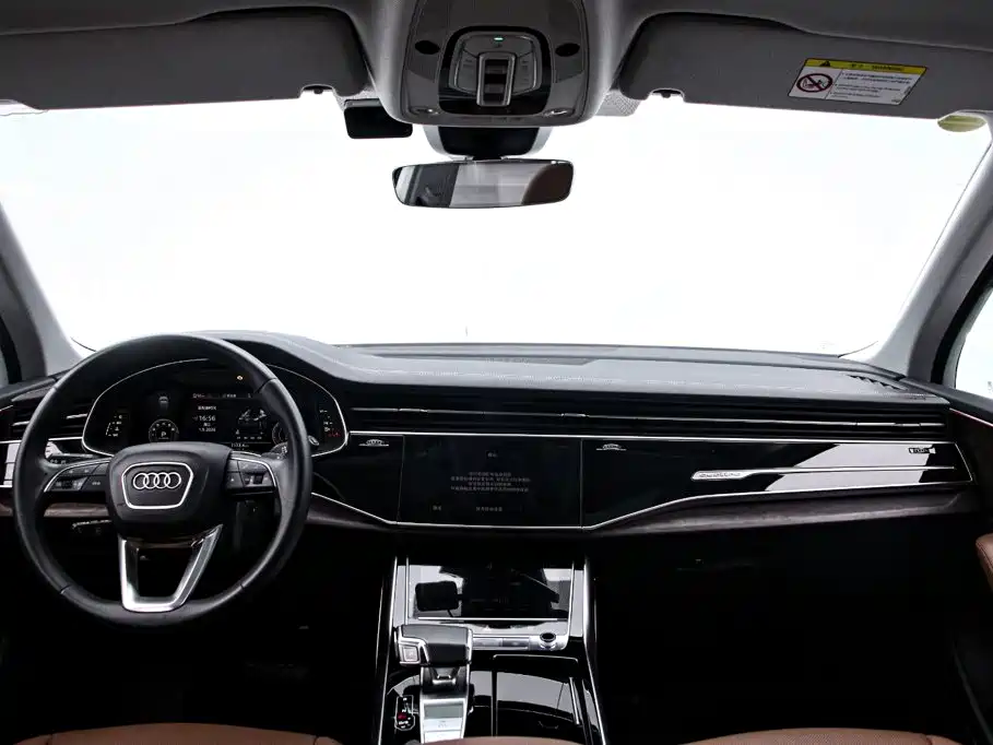 Audi Q7 — миниатюра 5