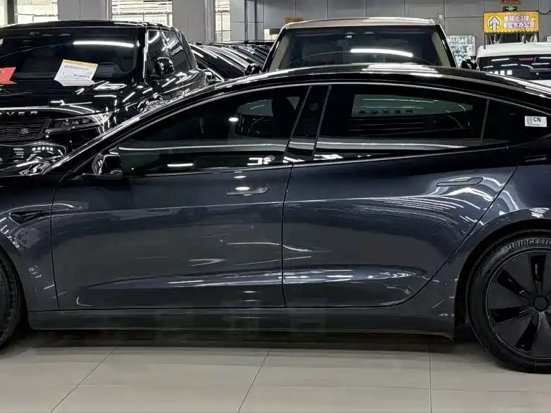 Tesla Model 3 — миниатюра 8