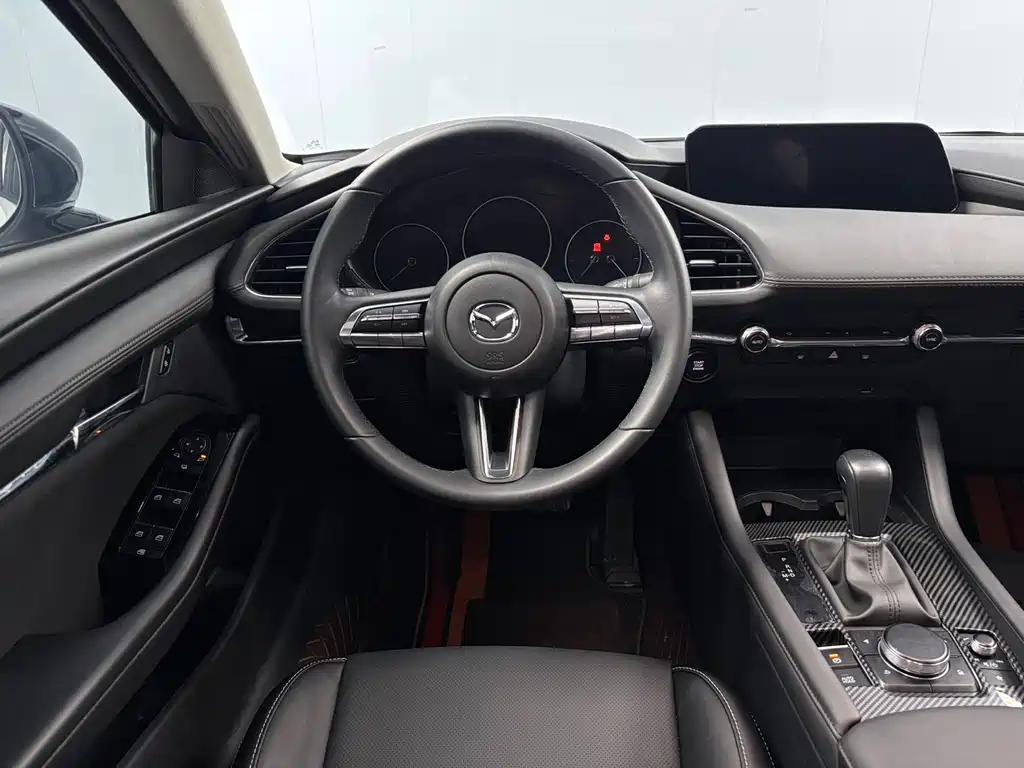 Mazda Mazda3 3 2022 2.0L AT