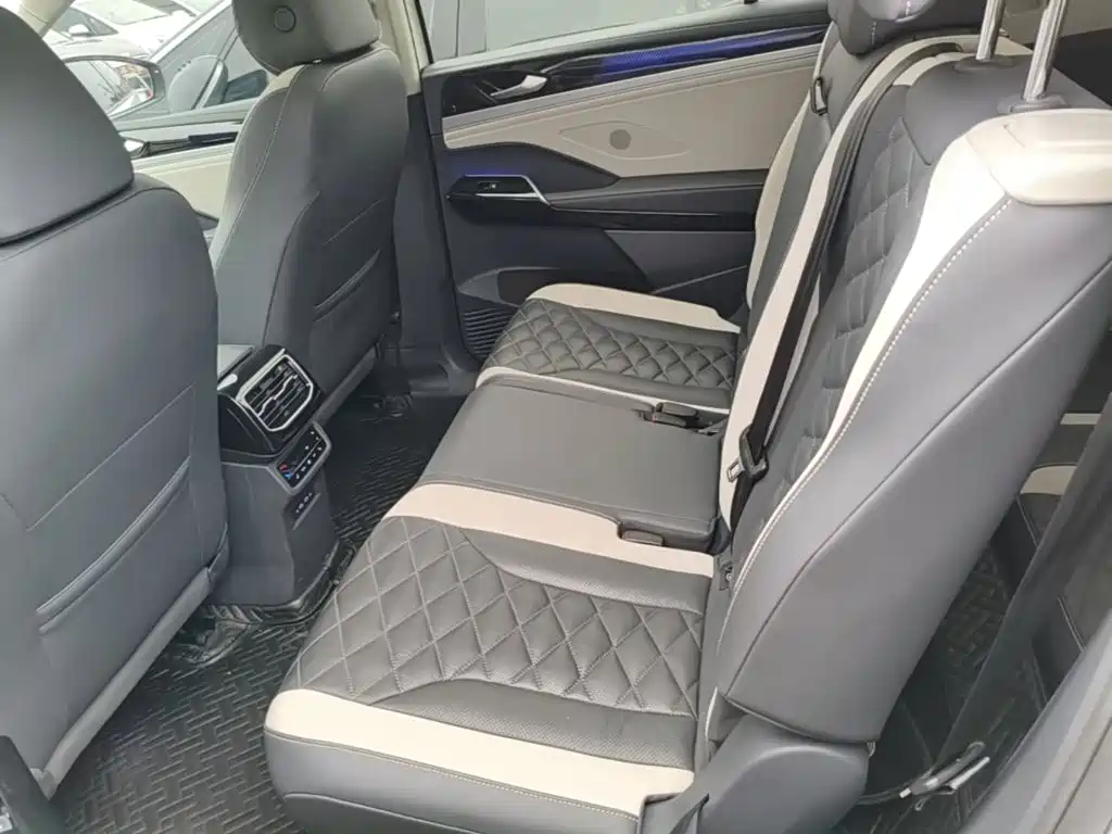 Volkswagen ID.6 Crozz — миниатюра 17