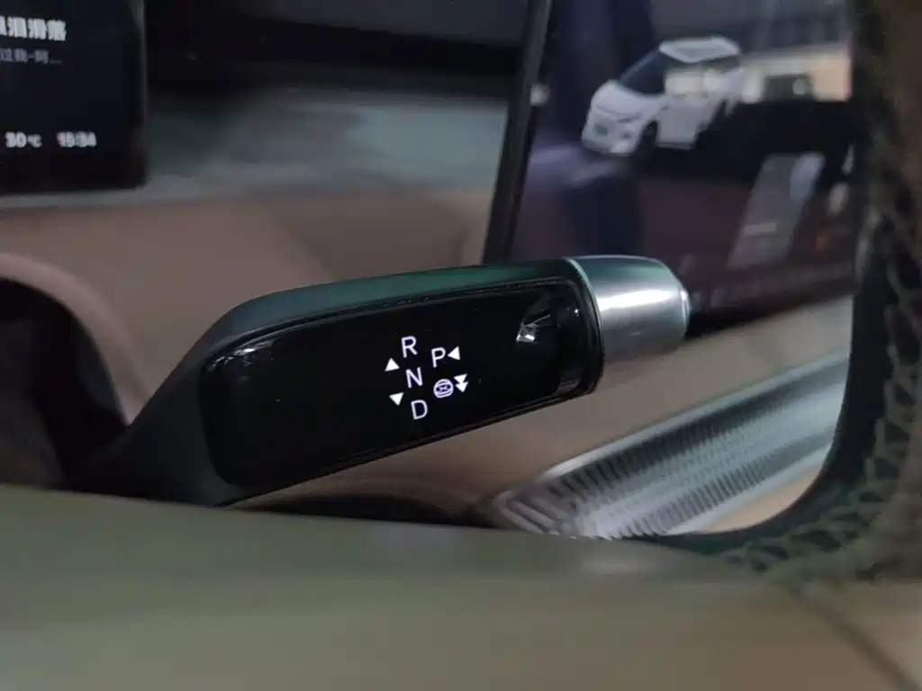 XPeng X9 — миниатюра 14