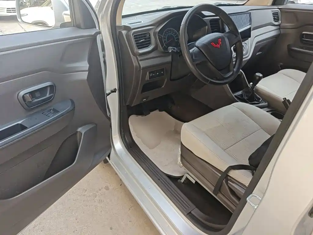 Wuling Hongguang V — миниатюра 16