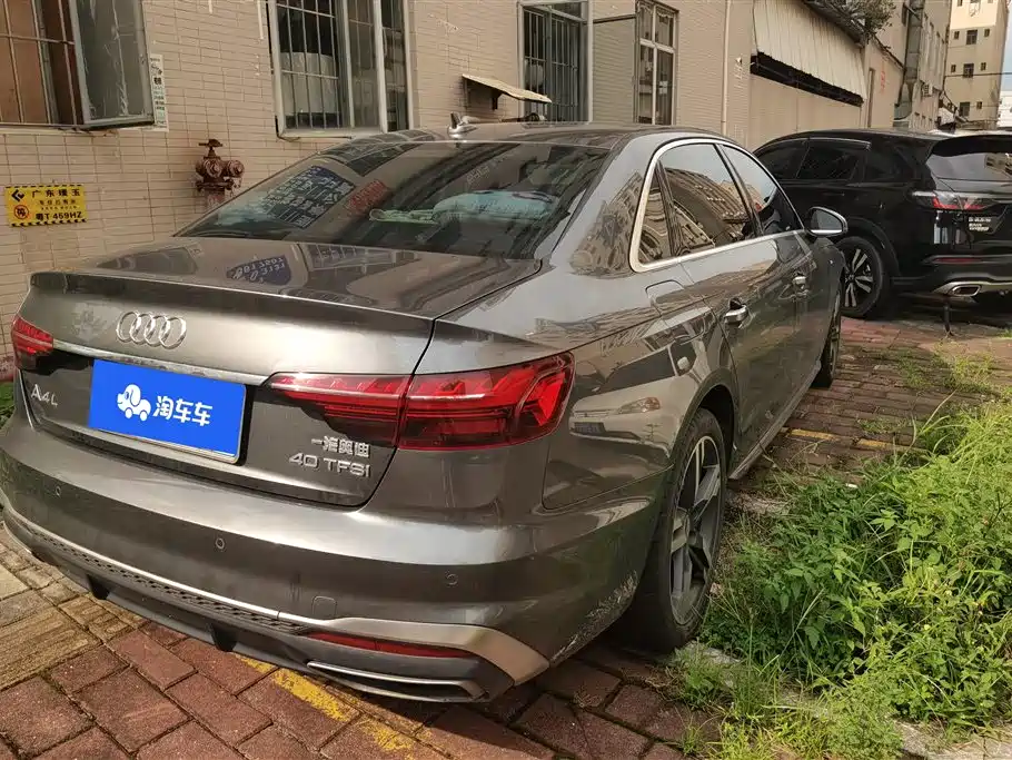 Audi A4L 2022 40 TFSI Luxury