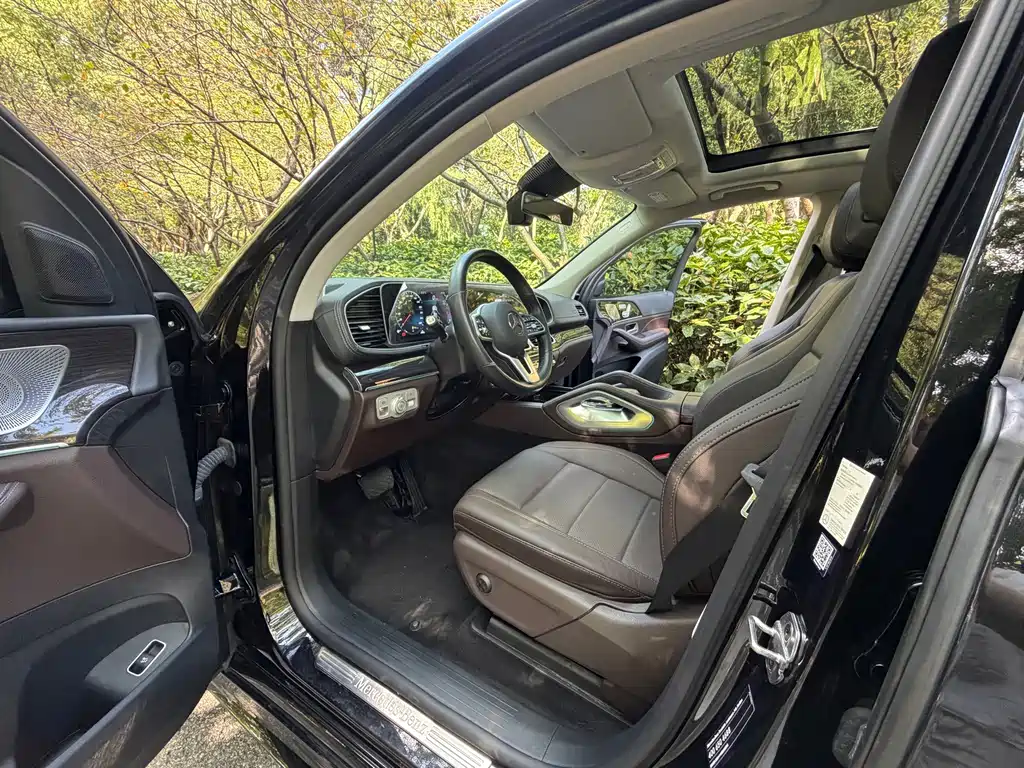 Mercedes-Benz GLE (Import) — миниатюра 10