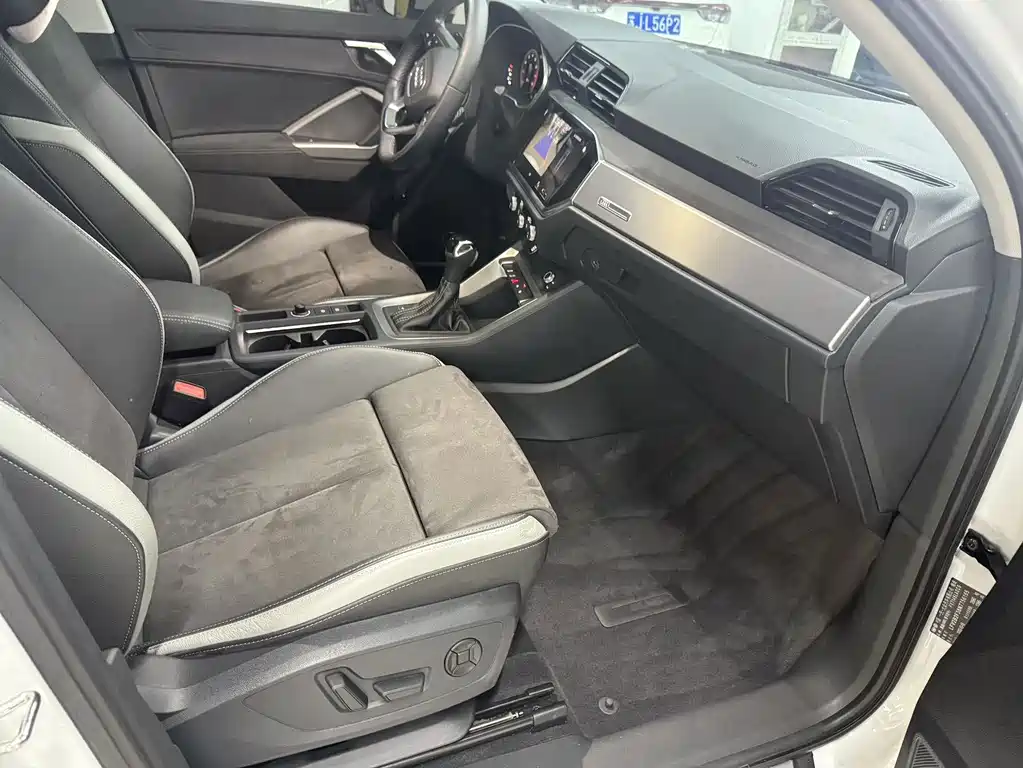 Audi Q3 — миниатюра 11