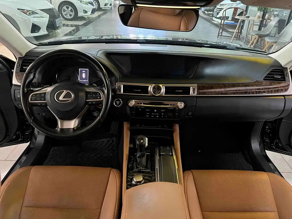 Lexus GS — миниатюра 4
