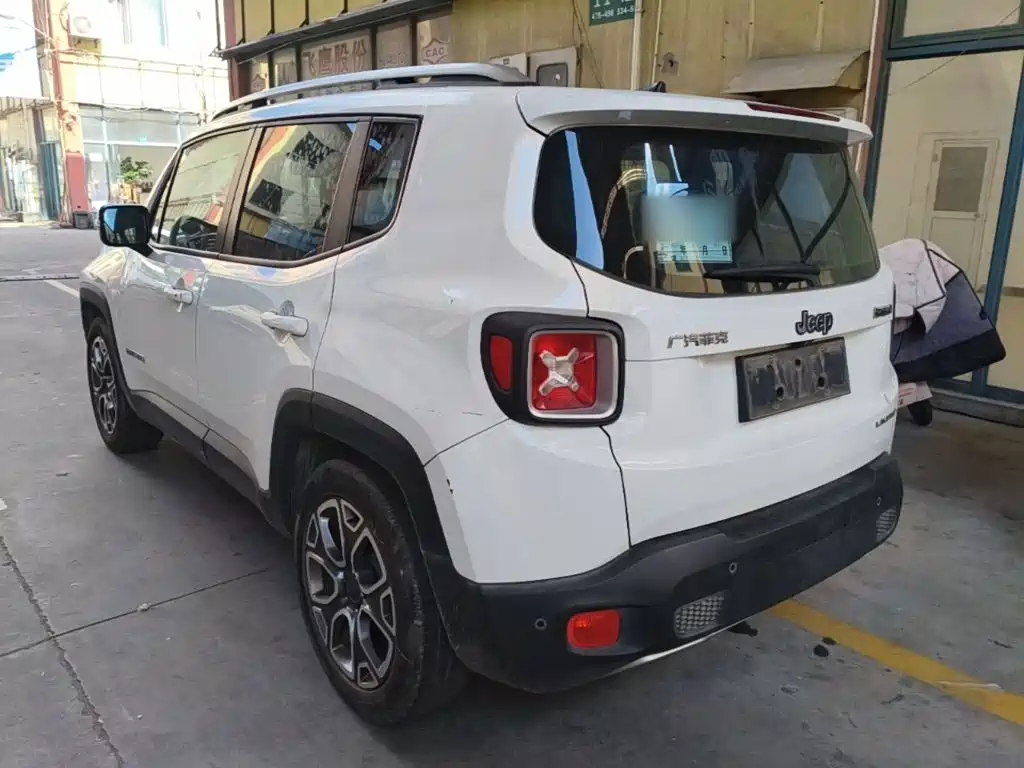 Jeep Renegade — миниатюра 5