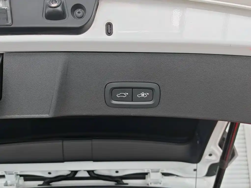 Volvo XC40 — миниатюра 19