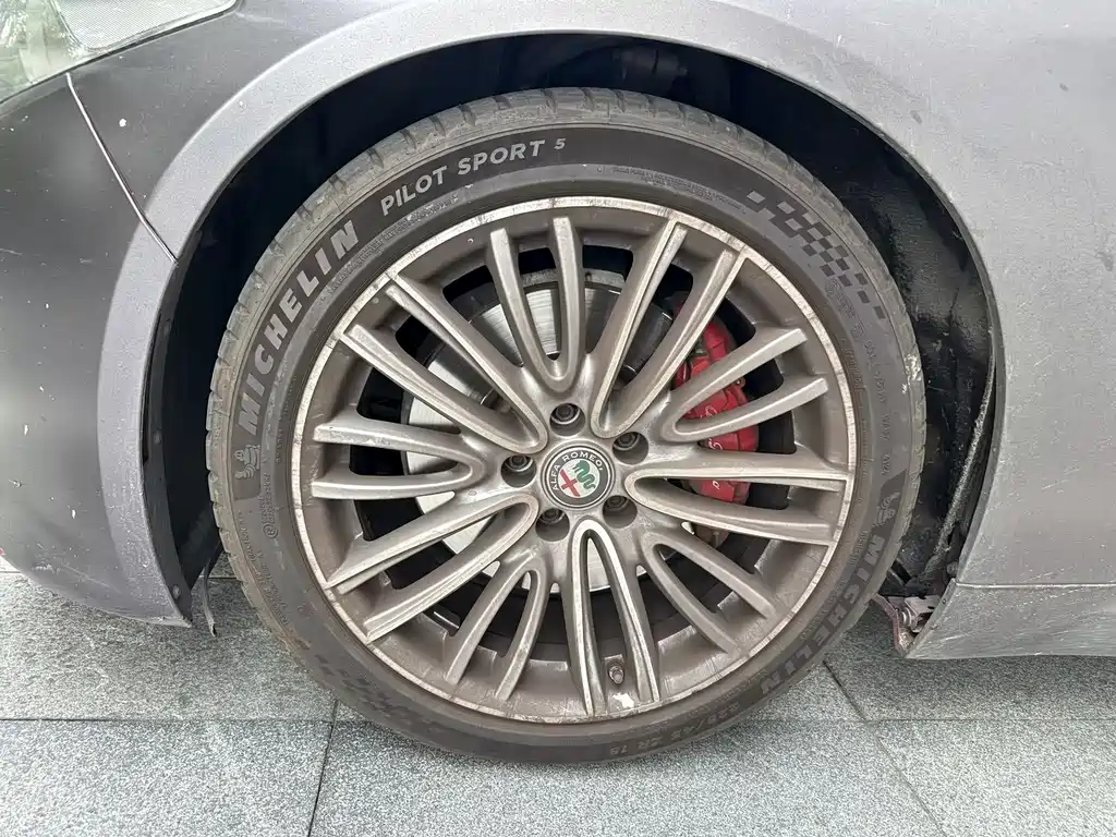 Alfa Romeo Giulia — миниатюра 7