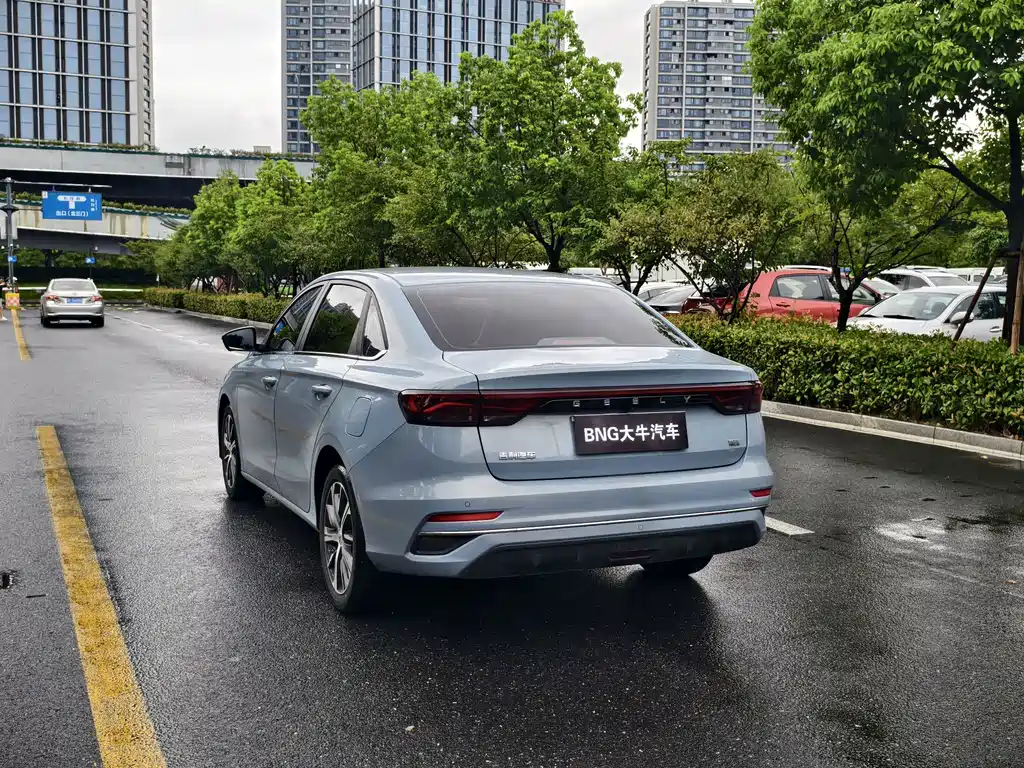 Geely Emgrand — миниатюра 6