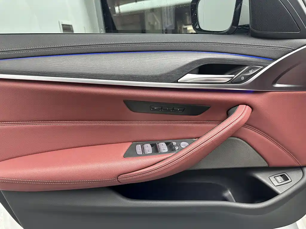 BMW 5 Series — миниатюра 19