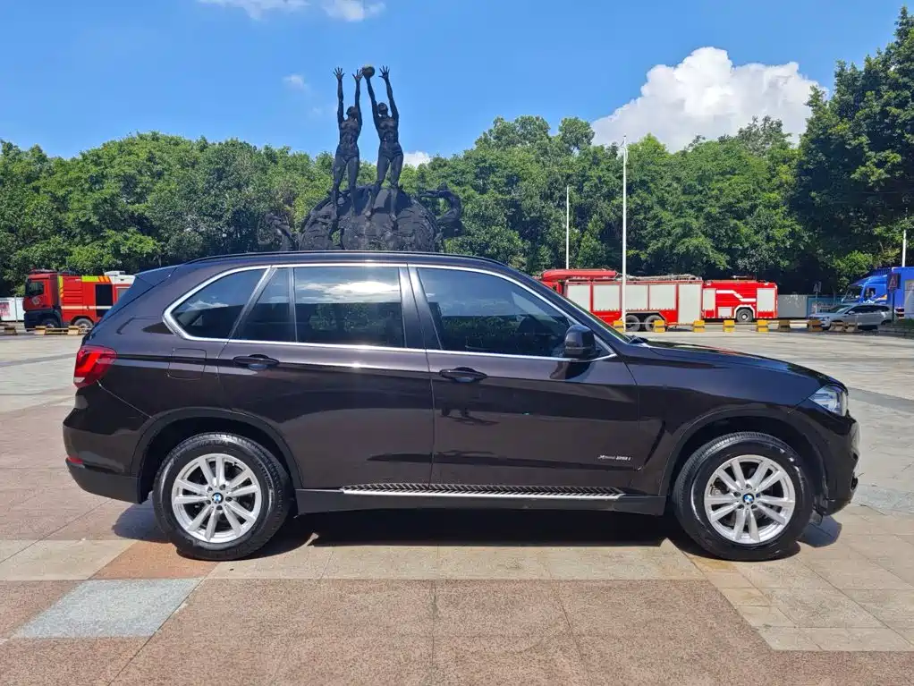 BMW X5 (Import) — миниатюра 7
