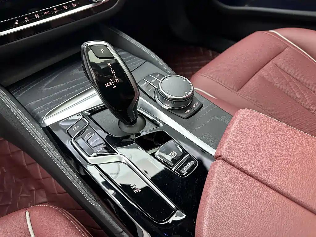 BMW 5 Series — миниатюра 17