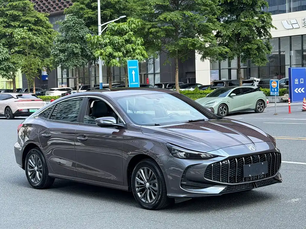 MG 5 2025 180DVVT Luxury