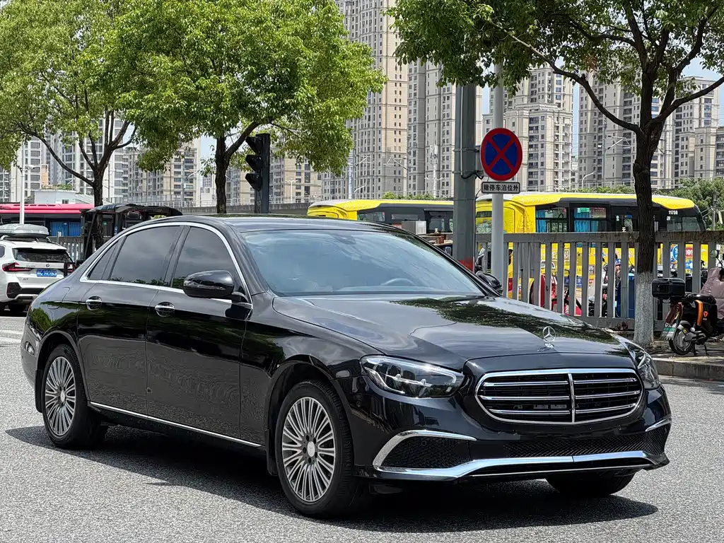 Mercedes-Benz E-Class 2022